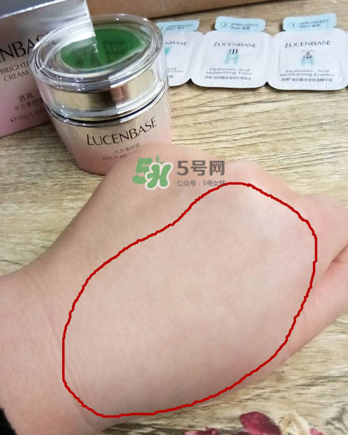 透真水光素顏霜怎么樣？透真素顏霜好用嗎？