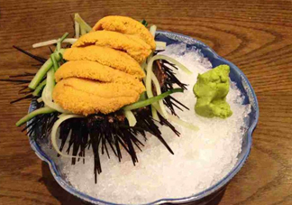 海膽黃一次吃多少克合適？海膽里面黑色的能吃嗎