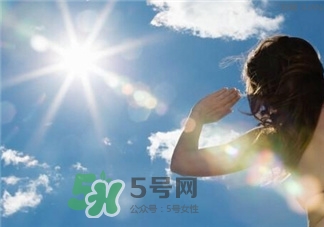 眼袋手術(shù)有沒有風(fēng)險?眼袋手術(shù)的風(fēng)險是什么? 眼袋手術(shù)有沒有風(fēng)險?眼袋手術(shù)的風(fēng)險是什么?