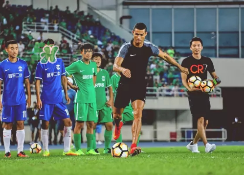 耐克2017c羅中國(guó)行北京站上腳穿的鞋子是什么型號(hào)？