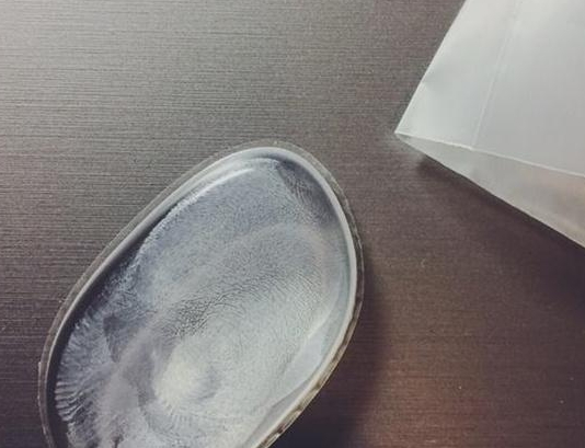 硅膠粉撲和氣墊粉撲哪個(gè)好用？硅膠粉撲和氣墊粉撲對(duì)比