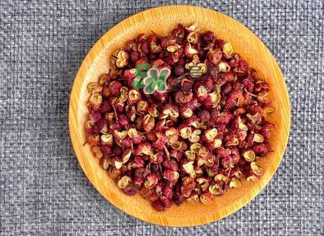 花椒水泡腳一次用多少花椒？花椒水泡腳多長(zhǎng)時(shí)間最佳