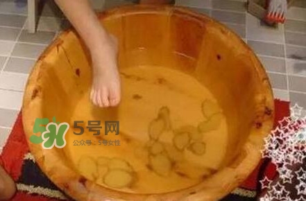 生姜泡腳怎么弄？生姜泡腳要去皮嗎