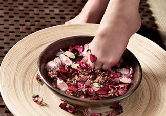 花椒水泡腳能治白發(fā)嗎？花椒水泡腳的禁忌