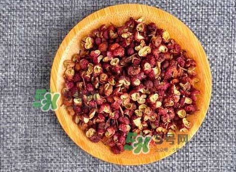 花椒水泡腳有什么功效？花椒水泡腳去濕氣嗎