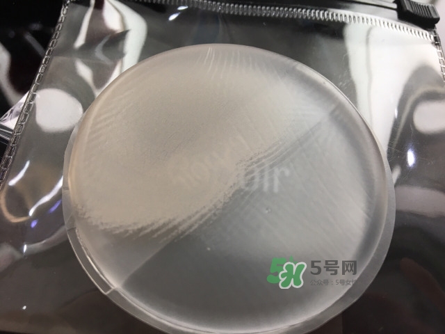 硅膠粉撲可以用散粉嗎？硅膠粉撲可以用干粉嗎？