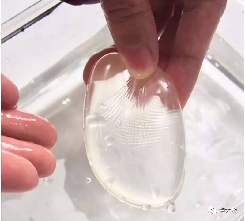 硅膠粉撲和氣墊粉撲哪個(gè)好用？硅膠粉撲和氣墊粉撲對(duì)比