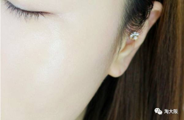 硅膠粉撲和氣墊粉撲哪個(gè)好用？硅膠粉撲和氣墊粉撲對(duì)比