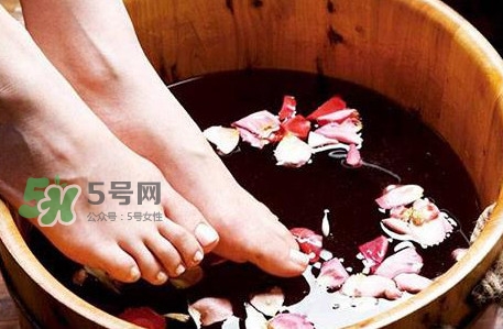 花椒水泡腳一次用多少花椒？花椒水泡腳多長(zhǎng)時(shí)間最佳