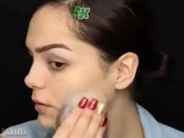 硅膠粉撲用哪一面？硅膠粉撲用法