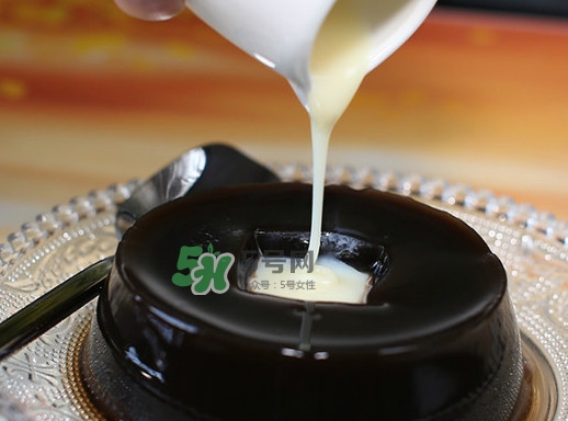 龜苓膏哪個牌子正宗？傳統(tǒng)的龜苓膏如何熬制