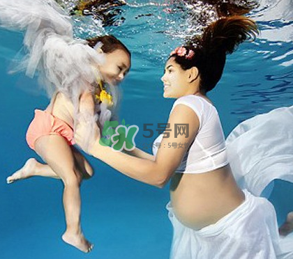 家里有寵物狗對(duì)孕婦好嗎？懷孕了家里有寵物要緊嗎？