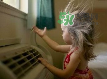 吹空調(diào)嗓子不舒服怎么辦？吹空調(diào)嗓子不舒服怎么回事？