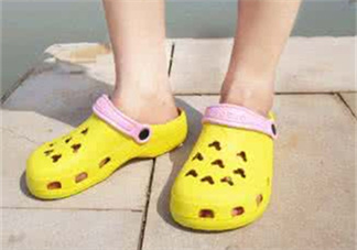 洞洞鞋是什么?洞洞鞋的危害