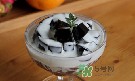 龜苓膏能帶上飛機(jī)嗎？龜苓膏能去火嗎？