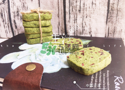 抹茶玫瑰蔓越莓曲奇餅干 曲奇餅干的做法 抹茶玫瑰蔓越莓曲奇餅干 曲奇餅干的做法