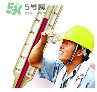 夏天防止中暑吃什么？夏天防中暑喝什么？