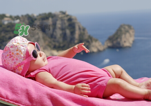 三伏天能曬太陽嗎_三伏天曬太陽的好處_如何在三伏天曬太陽 三伏天能曬太陽嗎_三伏天曬太陽的好處_如何在三伏天曬太陽