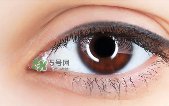 做美瞳線麻藥進(jìn)眼睛怎么辦？做美瞳線麻藥灼傷眼睛怎么辦？