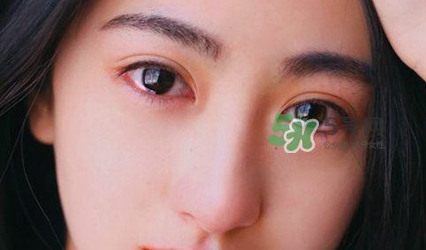 做美瞳線麻藥進(jìn)眼睛怎么辦？做美瞳線麻藥灼傷眼睛怎么辦？