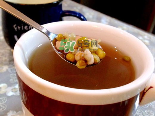 綠豆湯和牛奶能一起吃嗎？喝綠豆湯同時(shí)可以喝牛奶嗎？