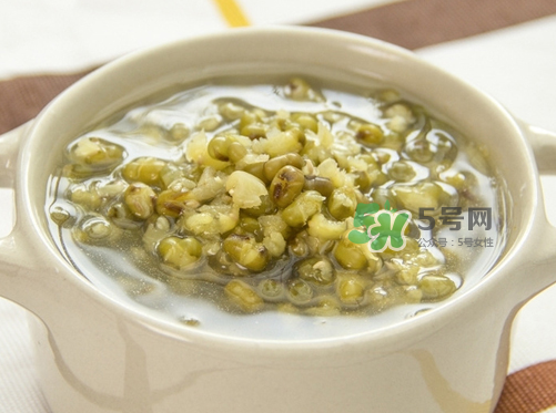 喝完啤酒可以喝綠豆湯嗎？啤酒和綠豆湯能一起喝嗎？