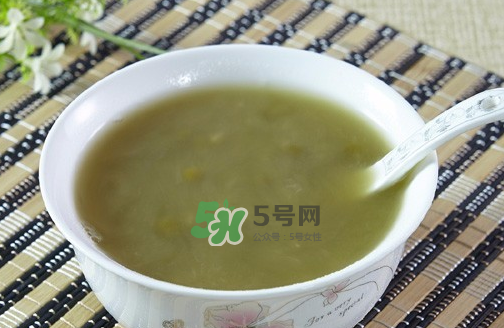 喝完啤酒可以喝綠豆湯嗎？啤酒和綠豆湯能一起喝嗎？