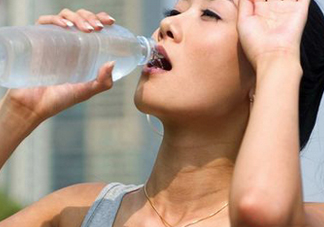 三伏天不出汗怎么回事？三伏天臉上愛出汗怎么回事？