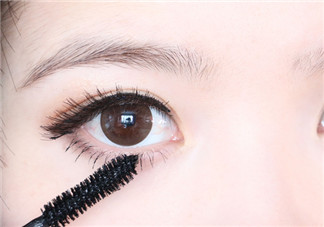 種睫毛會引起結(jié)膜炎嗎？種睫毛有什么危害？
