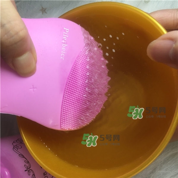 德國Pilerbeier派樂蓓和露娜潔面儀哪個好？有什么區(qū)別？