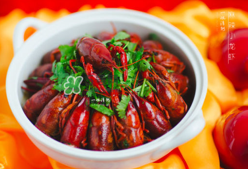 麻辣小龍蝦和西瓜能一起吃嗎？麻辣小龍蝦和西瓜一起吃會中毒嗎？