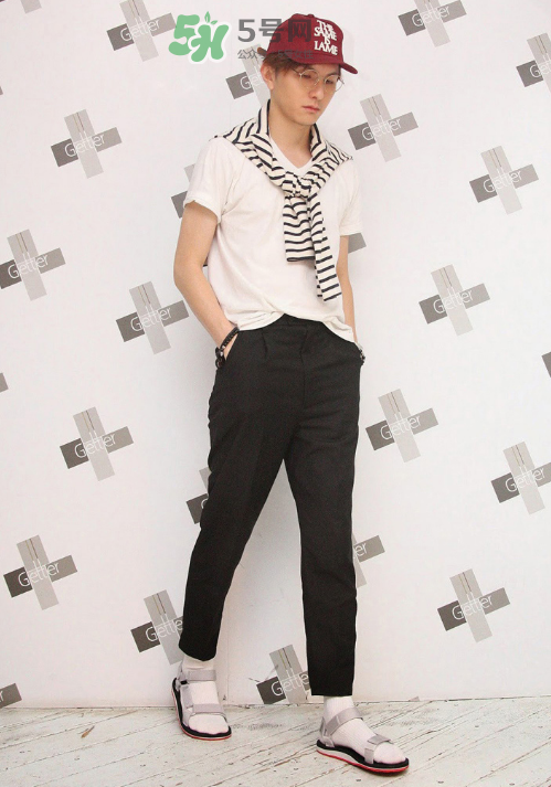 teva涼鞋什么價位？teva鞋大概多少錢一雙？