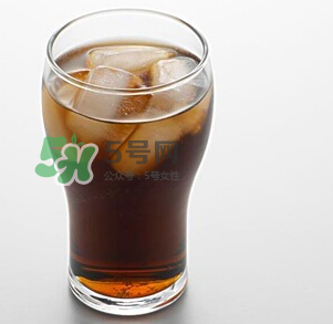 碳酸飲料放冰箱冷凍爆炸 碳酸飲料能放冷凍層嗎？