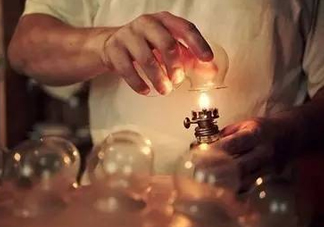 三伏天拔罐好嗎？三伏天拔罐好還是艾灸好？