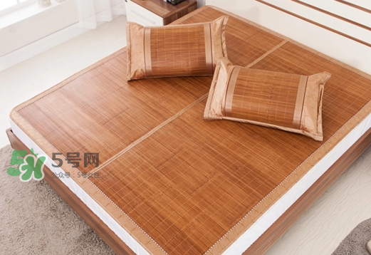 三伏天坐月子可以睡涼席嗎？夏天坐月子可以睡涼席嗎？