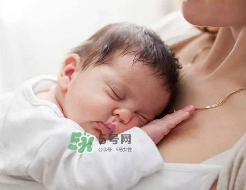 三伏天坐月子可以開窗戶嗎？夏天坐月子能開窗戶嗎？