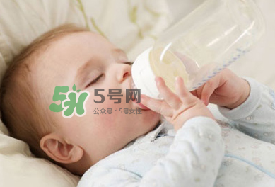 6個月寶寶不能喝水嗎？寶寶多大可以喝水呢？