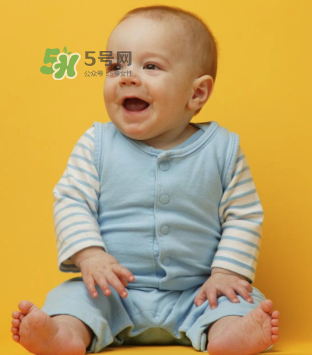 6個月寶寶不能喝水嗎？寶寶多大可以喝水呢？