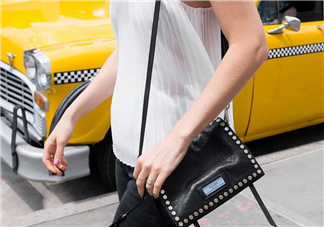 prada etiquette手袋尺寸多大？prada etiquette尺寸有幾種？