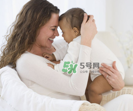 哺乳期上火對(duì)寶寶有什么影響？哺乳期上火會(huì)影響寶寶上火嗎？