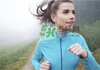 夏季干枯毛躁頭發(fā)怎么辦?護(hù)理夏季頭發(fā) 夏季干枯毛躁頭發(fā)怎么辦?護(hù)理夏季頭發(fā)