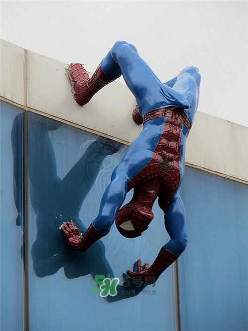 男人在公眾場合勃起如何化解尷尬？