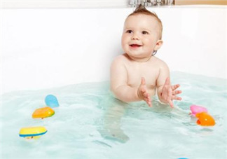 寶寶濕疹可以洗澡嗎？新生兒濕疹可以洗澡嗎？