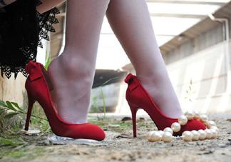 閏六月給老婆買什么？閏六月為什么要給老婆買紅鞋？