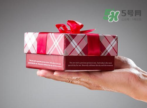 閏六月給女朋友買什么？閏六月應(yīng)該給情人買什么？