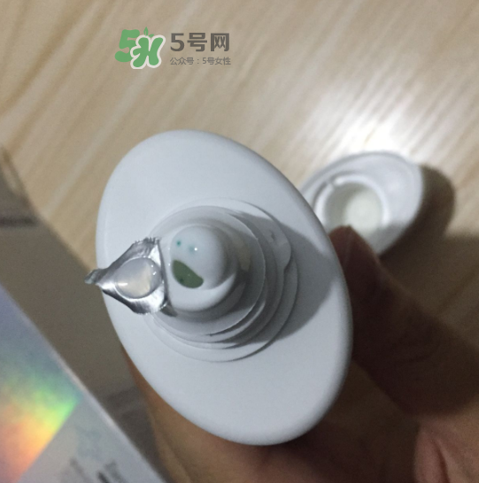 瓷肌洗面奶效果怎么樣？瓷肌洗面奶適合年齡