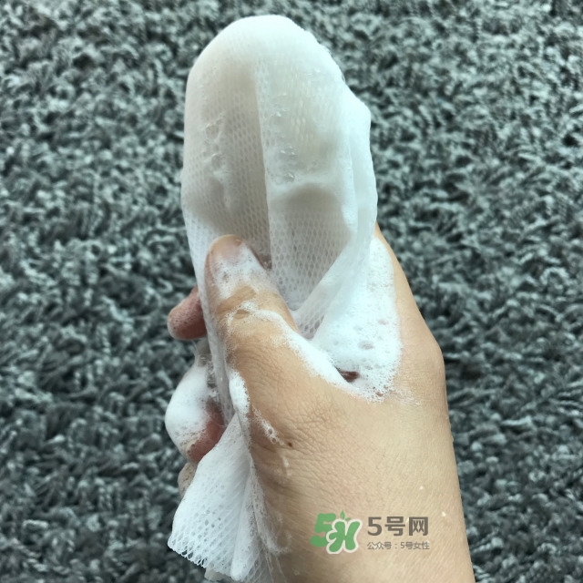 夏天用什么洗面奶好 夏天用什么洗面奶比較好 夏天用什么洗面奶好 夏天用什么洗面奶比較好