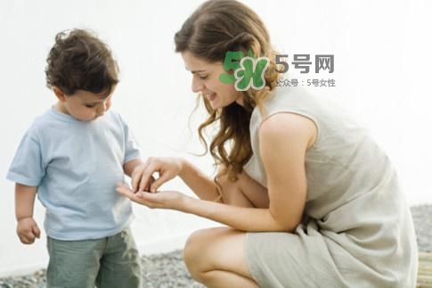 孩子大哭大鬧時該怎么辦 孩子渴望被關注的心理 孩子大哭大鬧時該怎么辦 孩子渴望被關注的心理