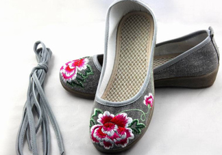 閏六月為什么要給媽媽買衣服？閏六月給媽媽買什么？