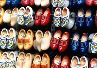 閏月鞋什么時候買2017？閏月鞋應(yīng)該買什么顏色？